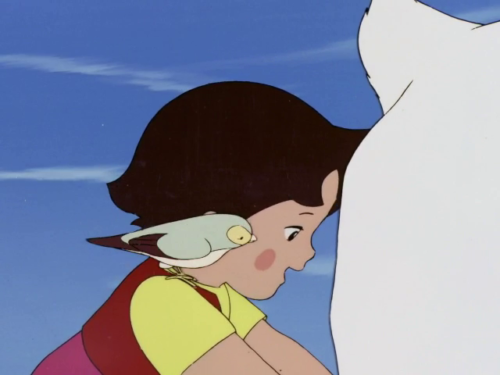 Heidi tiene un pájaro en el hombro.